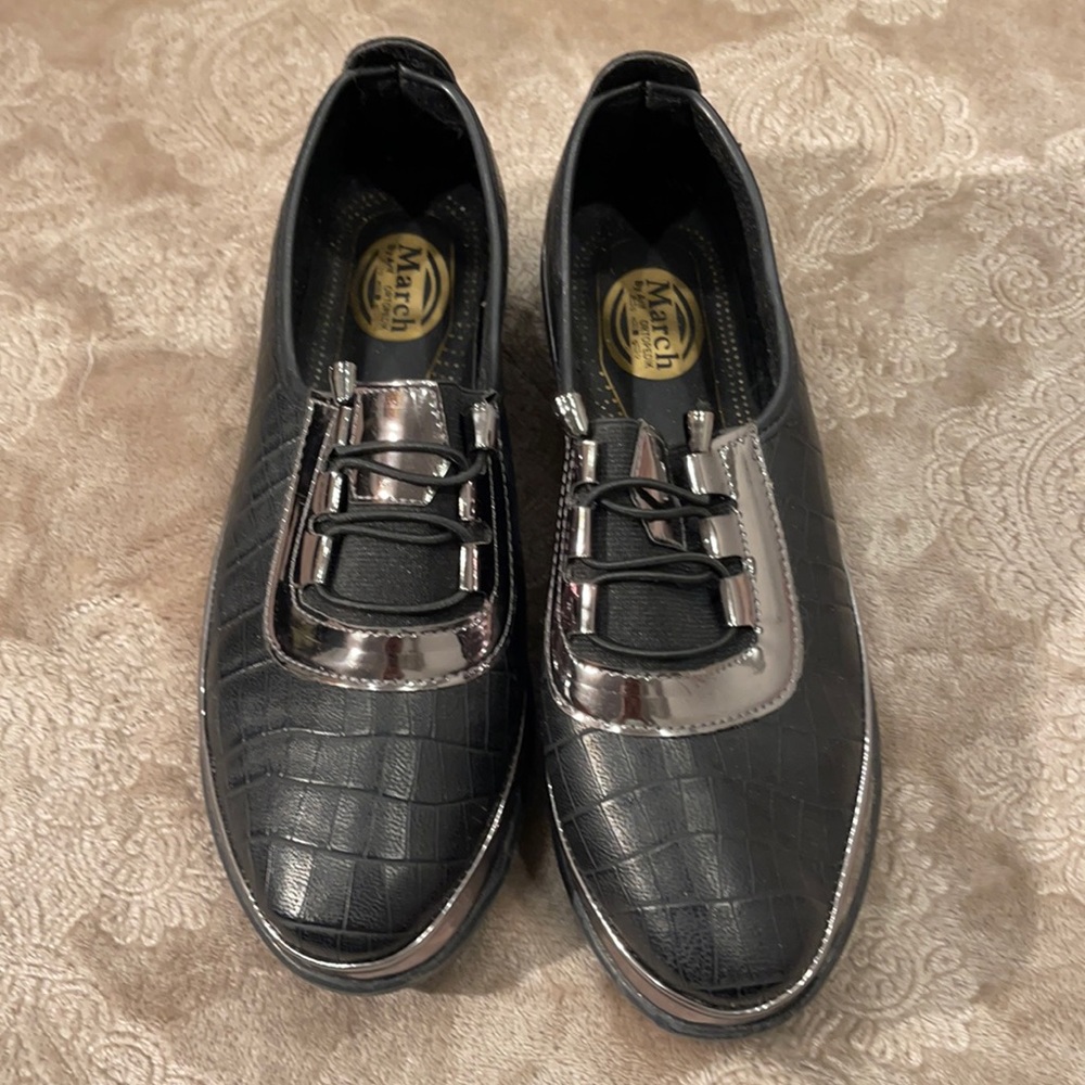 New but no tags. Orthopaedic flats. So comfortable